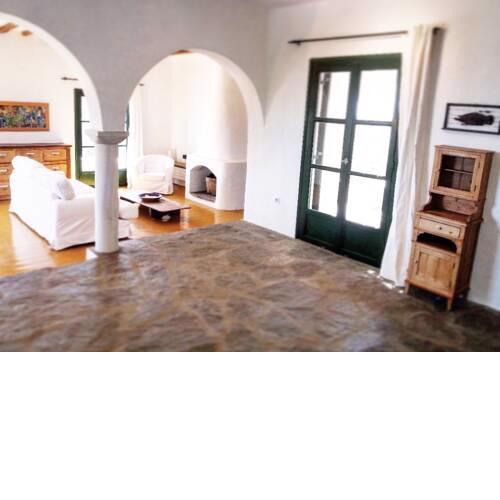Iconic Villa 10 mins from the beach