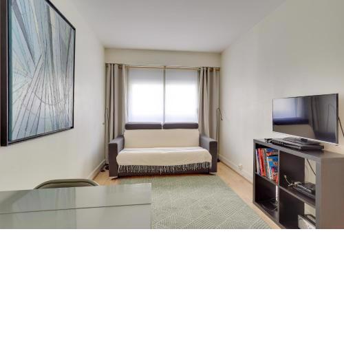 ID 326 Batignolles/ rue Saussure - Paris XVII°