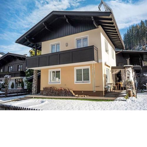 Ideal Apartment in Hopfgarten im Brixental near Ski Slopes