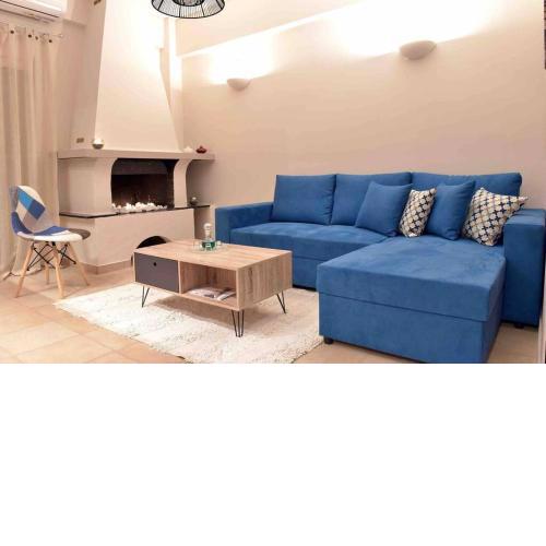 Ideal location-brand new cosy aprtm in Glyfada!
