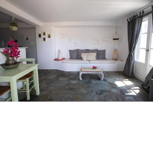 Idyllic Sea Views for 2