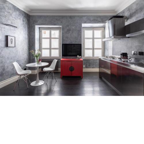 iFlat A Sparkle of Red in Trastevere