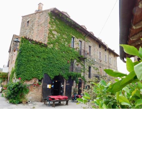 il BORGO del Silenzio tra Toscana ed Umbria Lago Trasimeno Agriturismo Borgo di Cenaioli