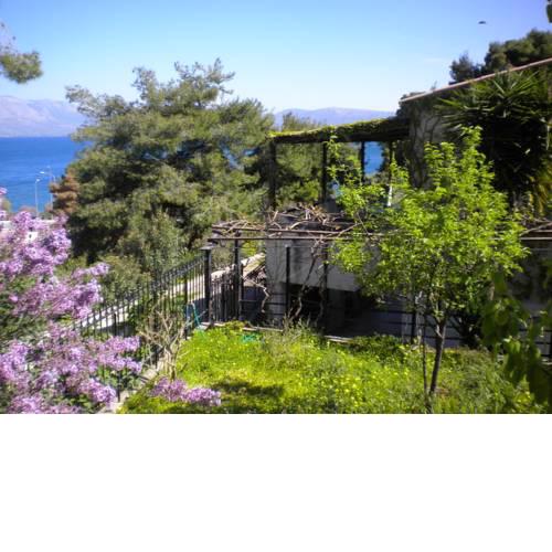 ILIOCHARI sea view apartment Oropos - Kalamos
