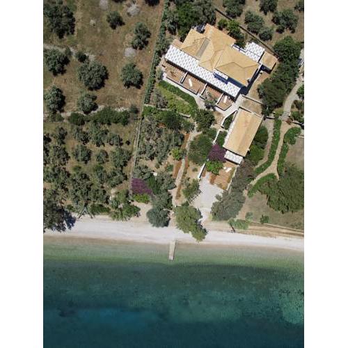 Ilya Beachfront Suites & Ilya Botanic Suites