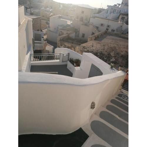 Imarkellis Santorini