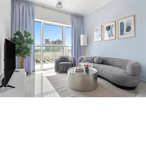 Immaculate 1BR APT Carson Tower