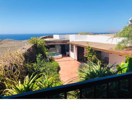 Immaculate 3-Bed House with a Sea View in Macher
