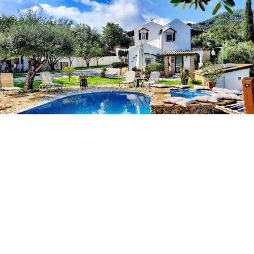 Immaculate private Villa close to Corfiot resort