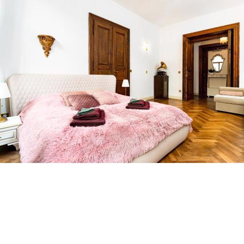 Imperial deluxe suite in the center