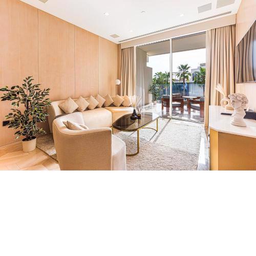 Impressive 2BR Pool View in Five South Residence