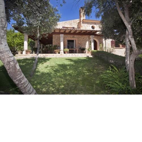 Inca Villa Sleeps 8 with Pool Air Con and WiFi