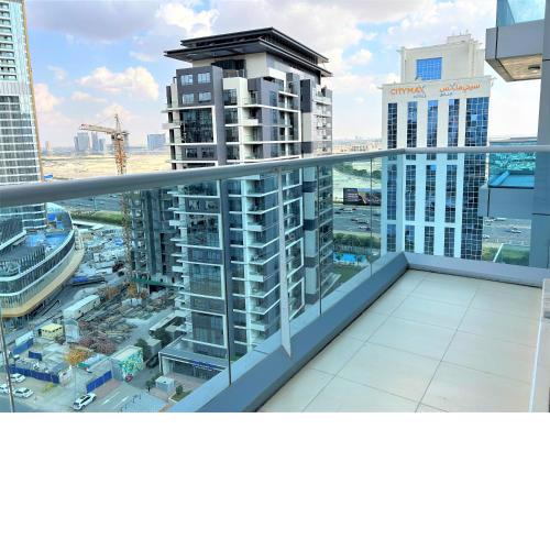 Incredible Living with Balcony in Business Bay