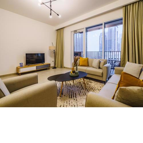 Incredible Waterfront Apt with Panoramic Views