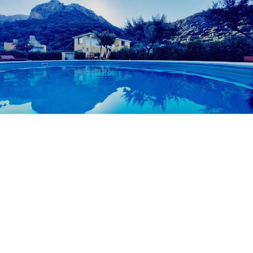 Indipendente con PISCINA USO ESCLUSIVO