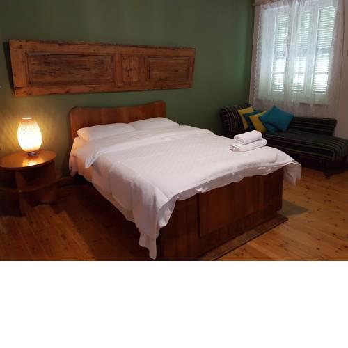 Ines Guest House