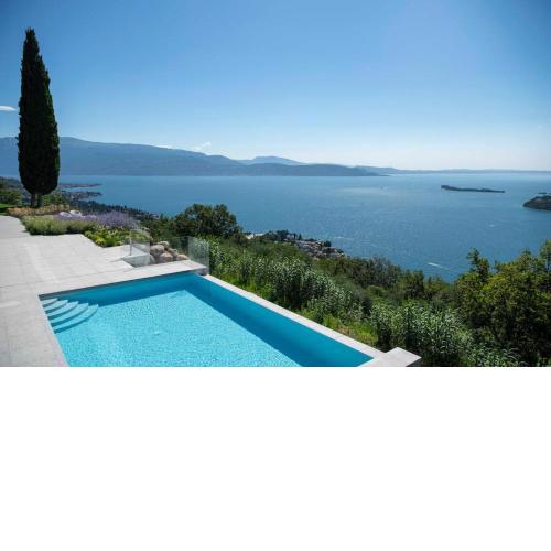 infinity villa salò