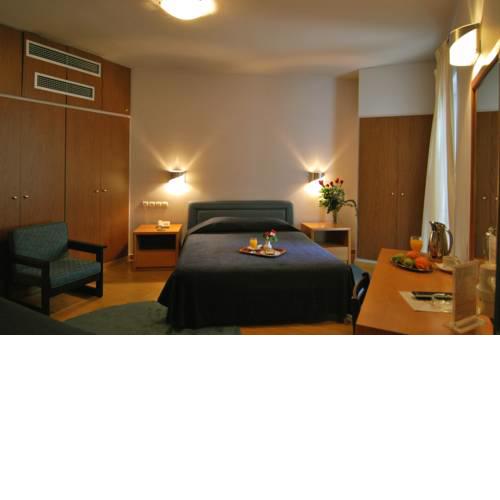 Iniohos Hotel