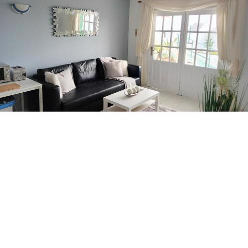 Inviting 1-Bed Apartment sleeps 4 with aircon wifi