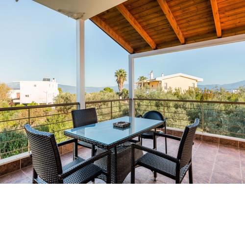 Inviting Holiday Home in Chalkida with Terrace