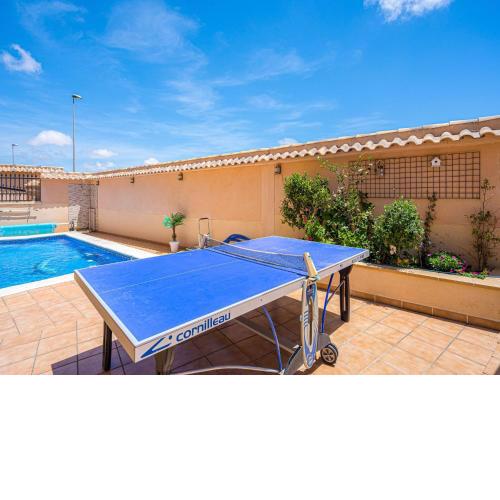 Inviting Holiday Home in Orihuela with Garden