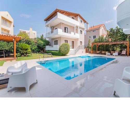 Inviting Villa in Anavissos with Whirlpool