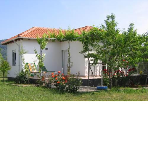 Ioannis Houses