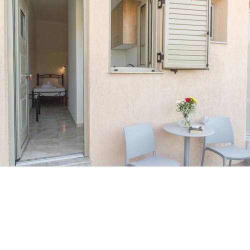 Ioni - Studio By The Sunny Beach