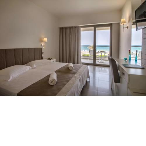 Iperion Beach Hotel