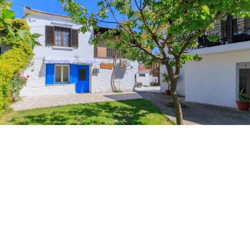 Ippotamos House