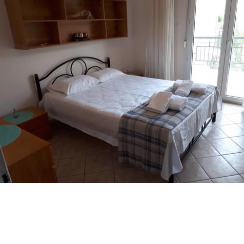 Iraklitsa bay apartment