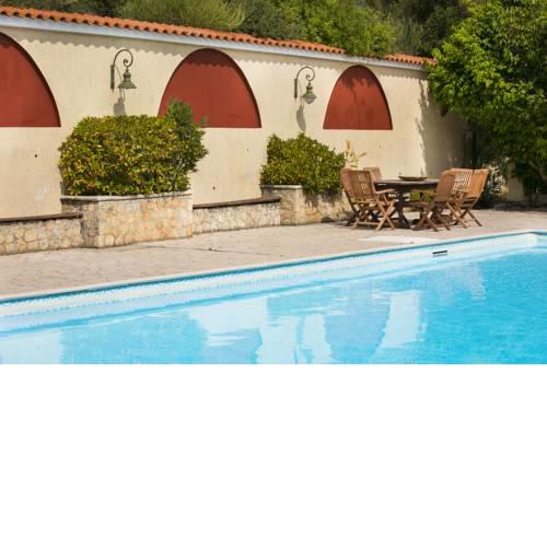 Irena Studios & Apartments