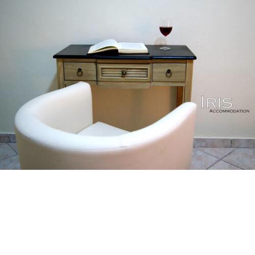 Iris Accommodation II
