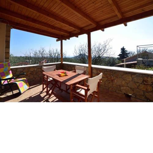 Iris Stone house/amazing view/1km to the beach