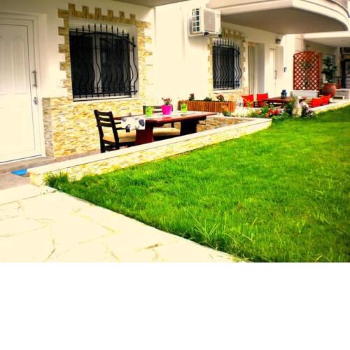 Iro Apartments