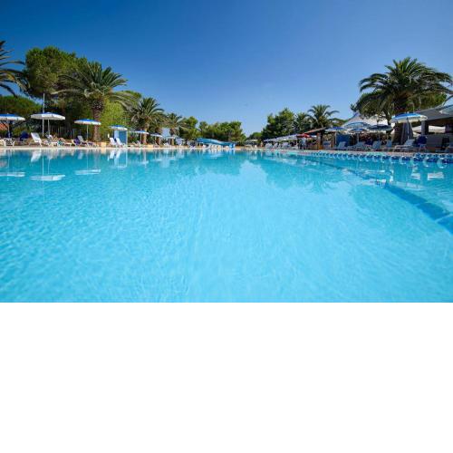 ISA-Appartament Charme, 4 beds, air conditioning and private outdoor area in Village with 6 swimming-pools, only 1 km from the beach