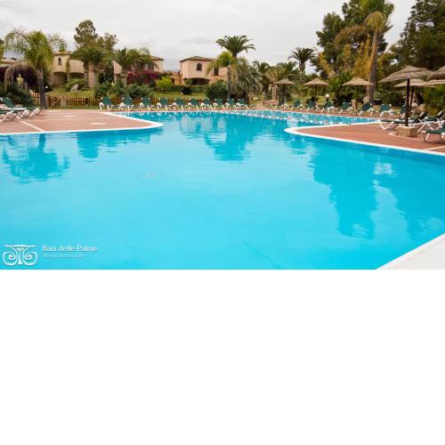 ISA-Residence with swimming-pool in Santa Margherita di Pula, apartments with air conditioning and private outdoor space at only 250 m from the beach