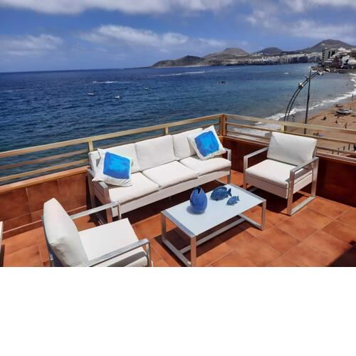 Isamaría Terraza y Piscina en la playa