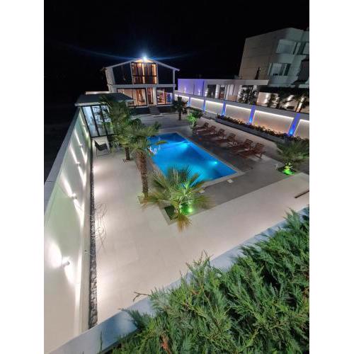 Isea Wood Villa
