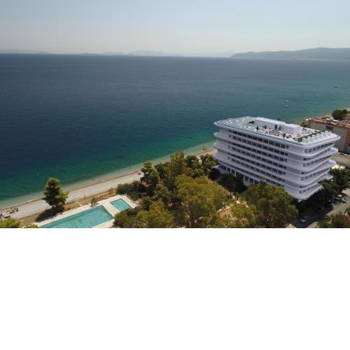 Isla Brown Corinthia