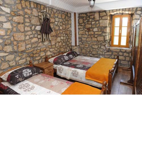 Isolated apartments with a parking space Pasicina (Zagora) - 12021