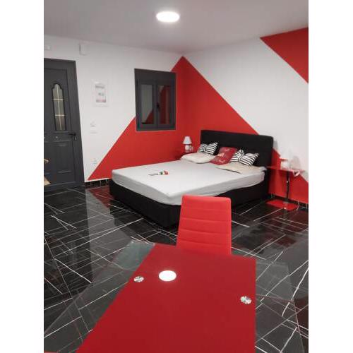 Istron Red Corner