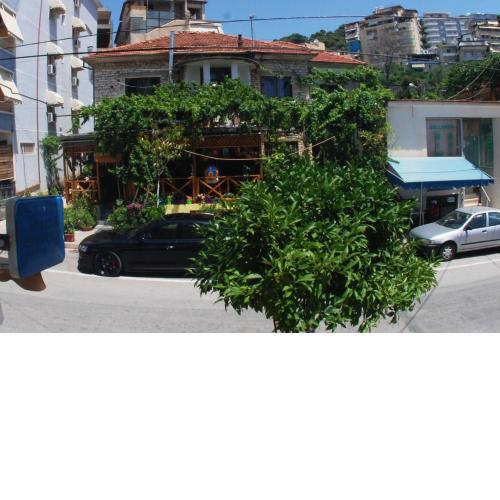 Isufi Guest Houses