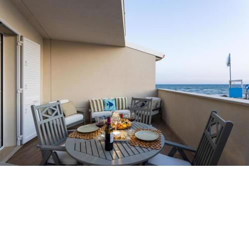 IsulaTravel - House on the beach Piano Terra