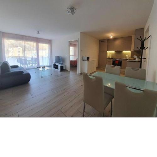 Jacqueline residence