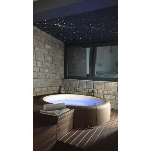 Jacuzzi Luxury Apartments Repinc 20