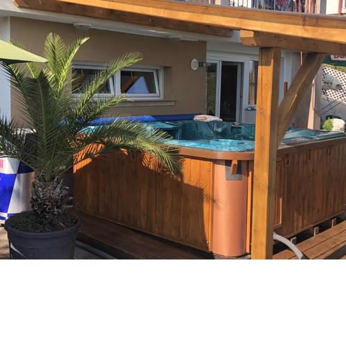 Jacuzzi Panoráma Apartman