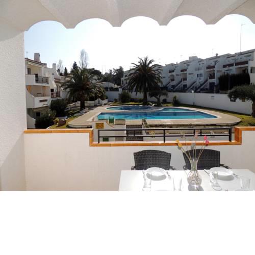 JARDINS 122-Apartamento con piscina y parking en Roses