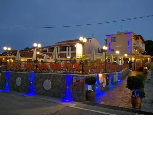 Jasmine Pool Bar & Apartments