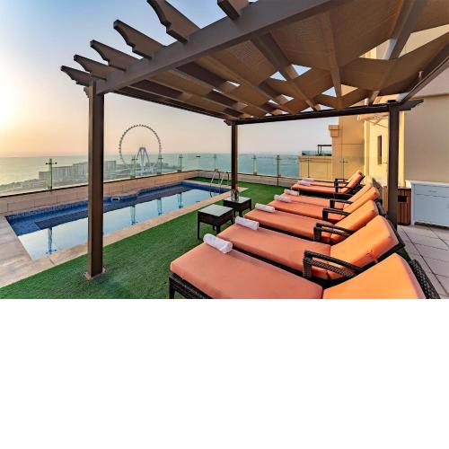 Jbr penthouse with terrace pool